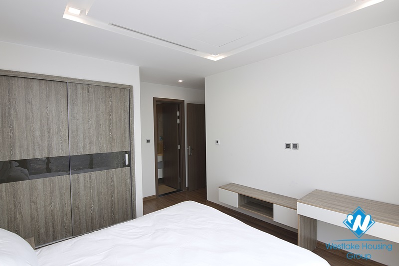 Modern 2-bedroom apartment with beautiful view in Vinhomes Metropolis